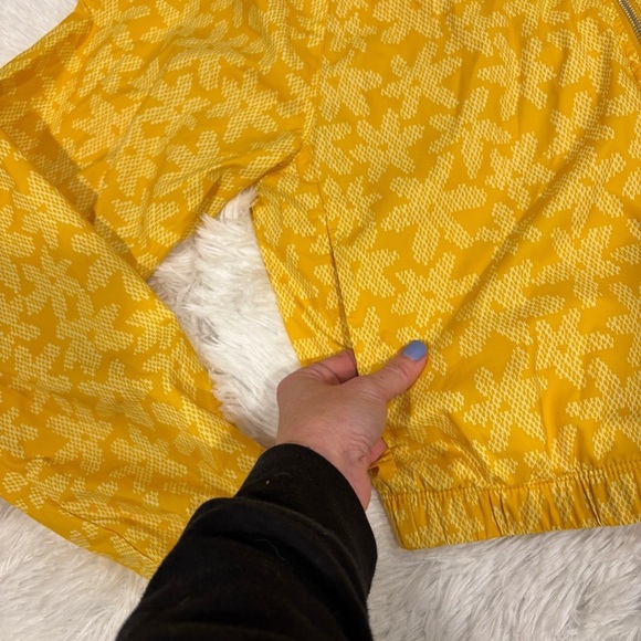 Women's Nike Sportswear AOP Woven Jacket Yellow Daisy Size Small - Picture 10 of 16